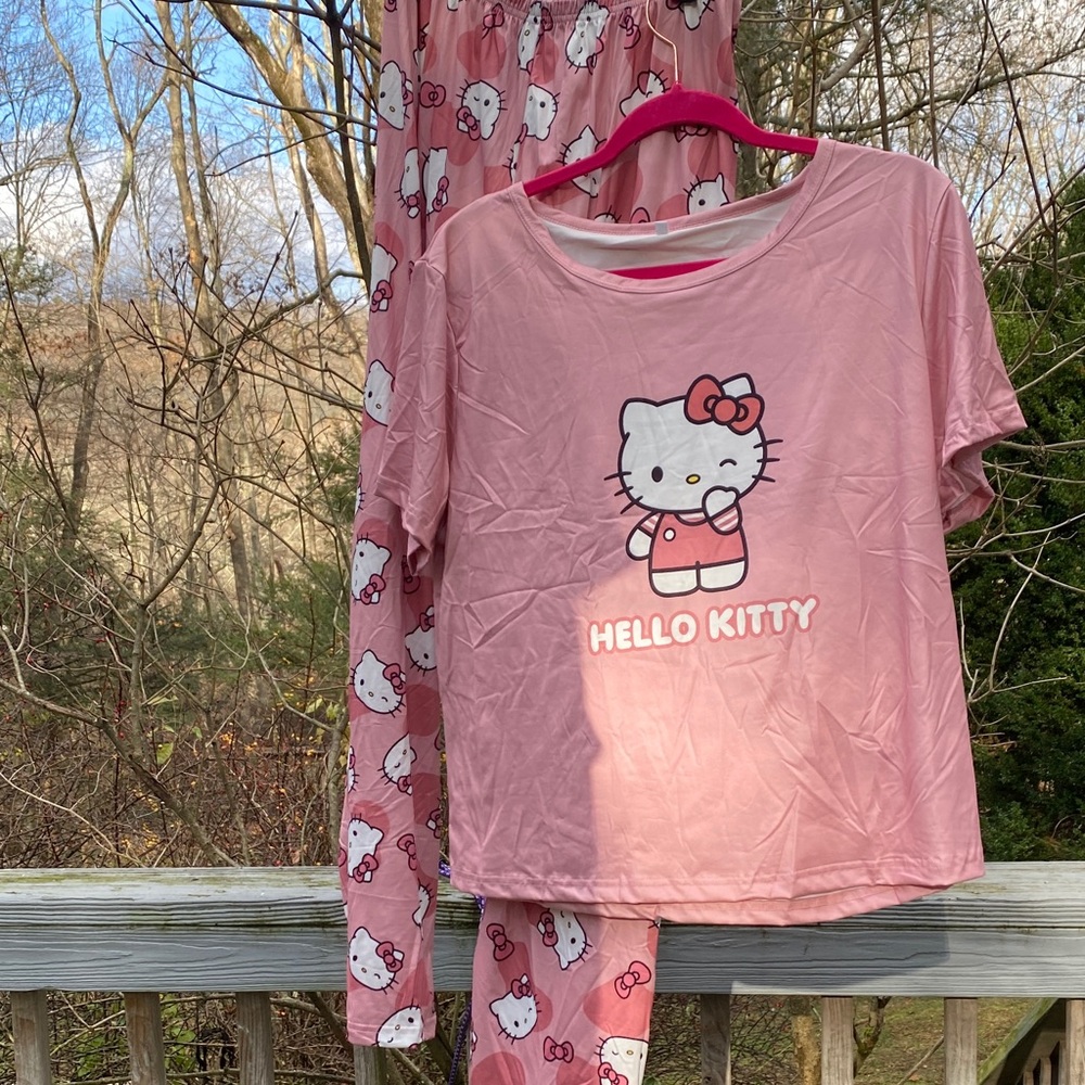 Hello Kitty Blush Pajama Set - Picture 1 of 3